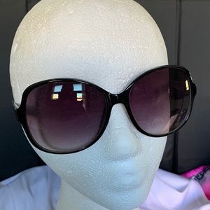 Lauren Conrad Black and Gray Rectangular Sunglasses